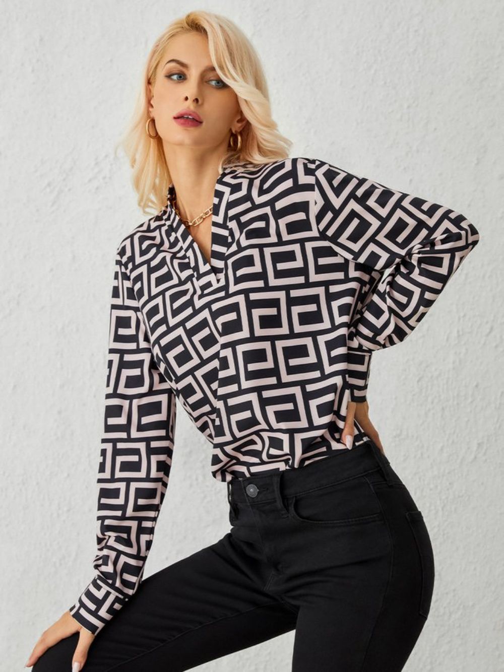 Daily Langarm Urban Geometric Regular Fit Top