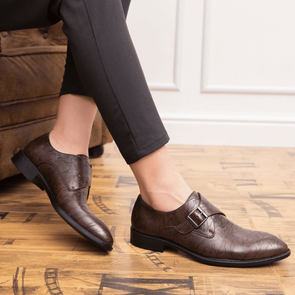 Herrenmode Britischen Stil Geprägte Metallschnalle Business Casual Formelle Schuhe