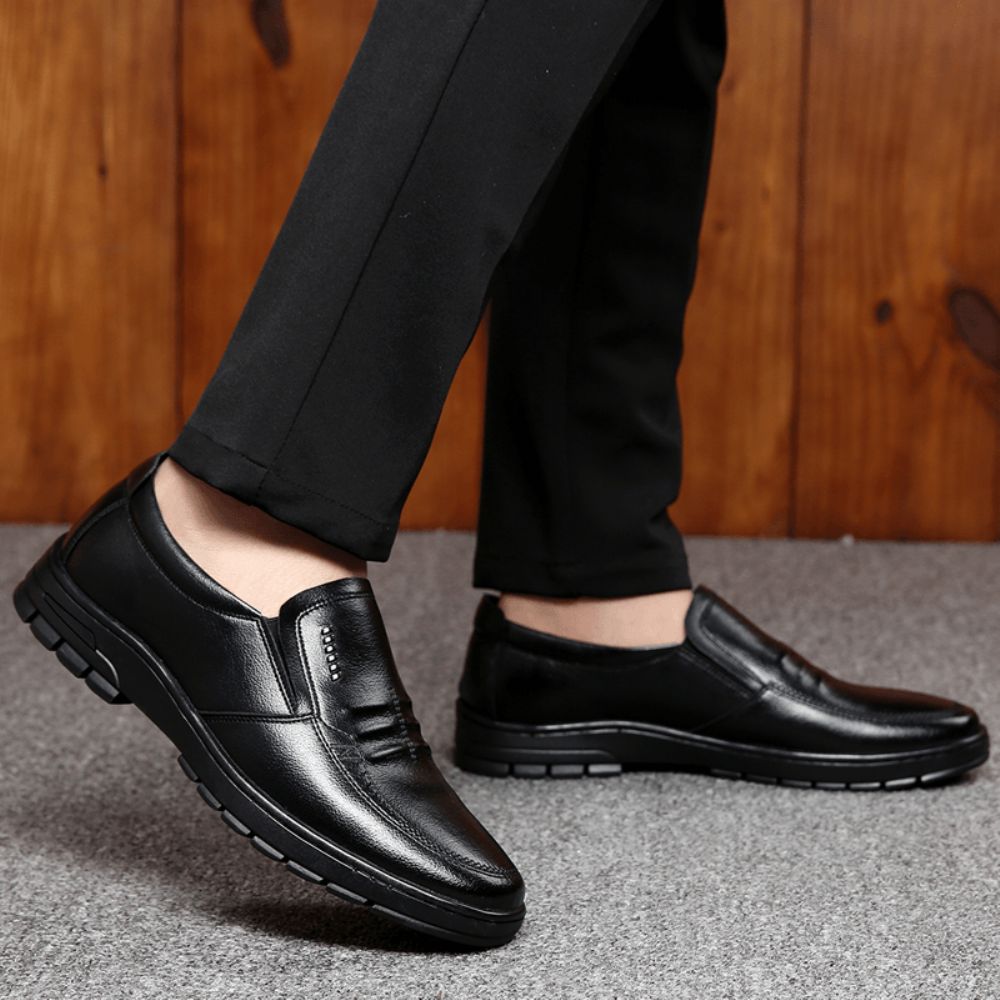 Männer Rindsleder Weicher Boden Slip-On Warmes Futter Bequemes Kleid Lässige Business-Schuhe