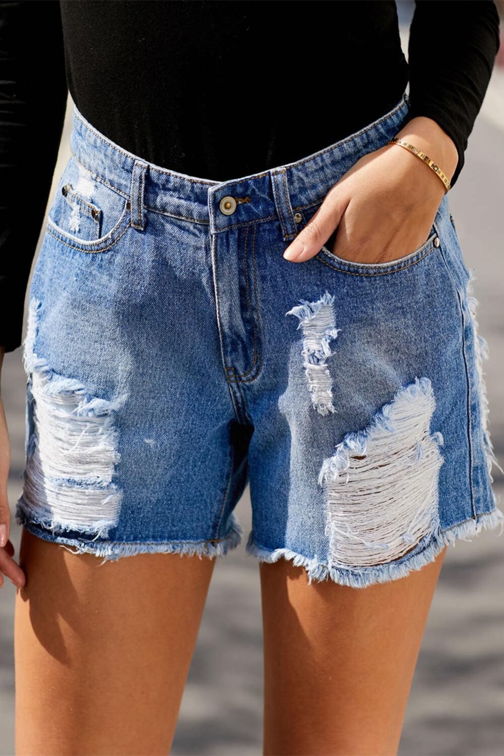 Denim-Shorts Mit Hohem Bund In Distressed-Optik