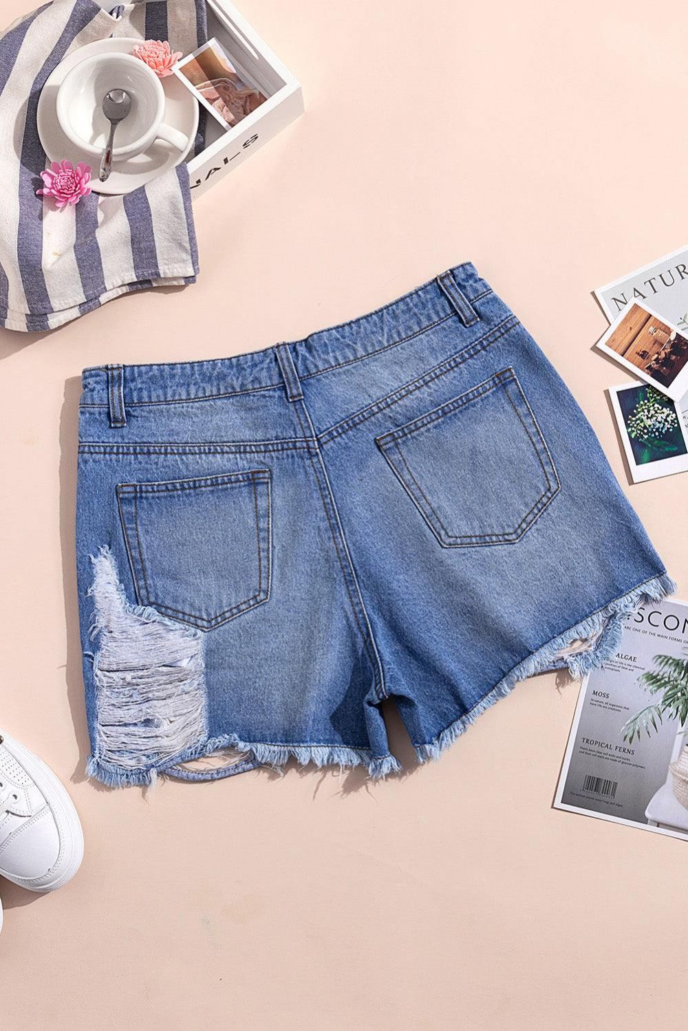 Denim-Shorts Mit Hohem Bund In Distressed-Optik