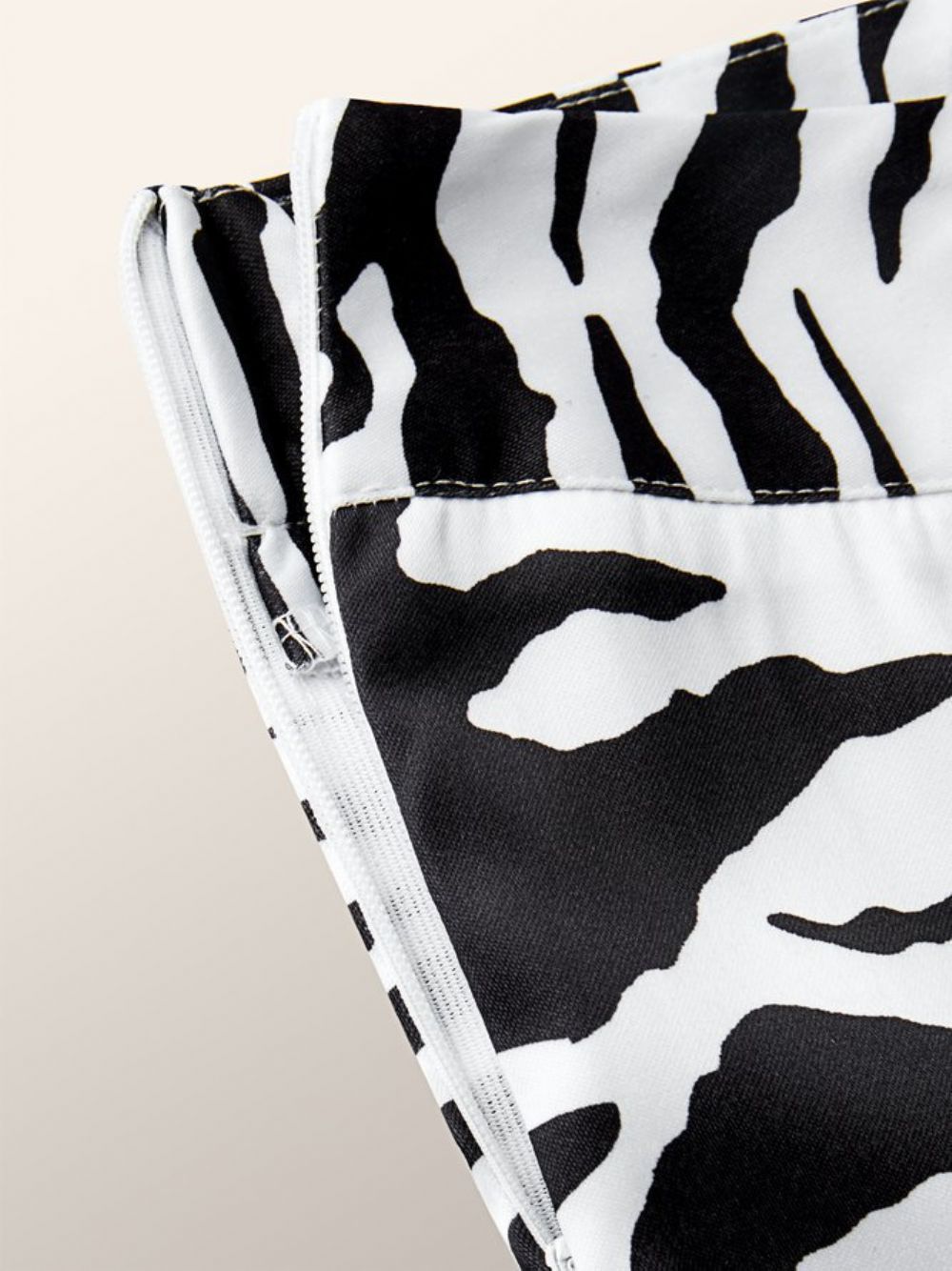 Lange Hose Mit Weitem Bein In Zebra-Optik Und Normaler Passform