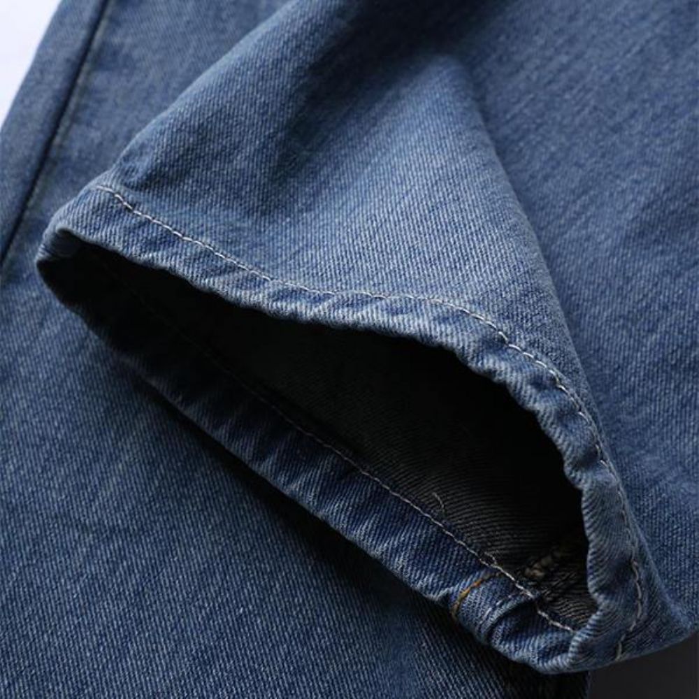 Herren Vintage Holes Hellblaue Gerade Schmale Jeans Mit Knöpfen