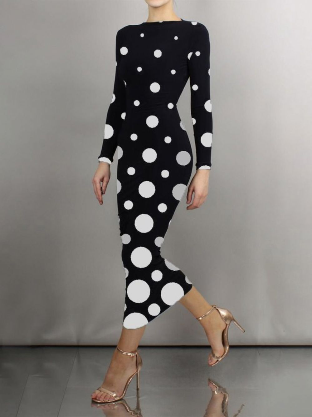 Enges Elegantes Langärmliges Maxikleid Mit Polka Dots