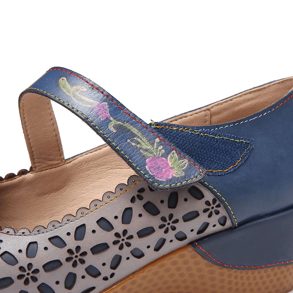 Retro-Leder-Pumps Mit Floralen Ausschnitten Runder Zehe Geprägtem Blumen-Hool-Loop-Keilabsatz