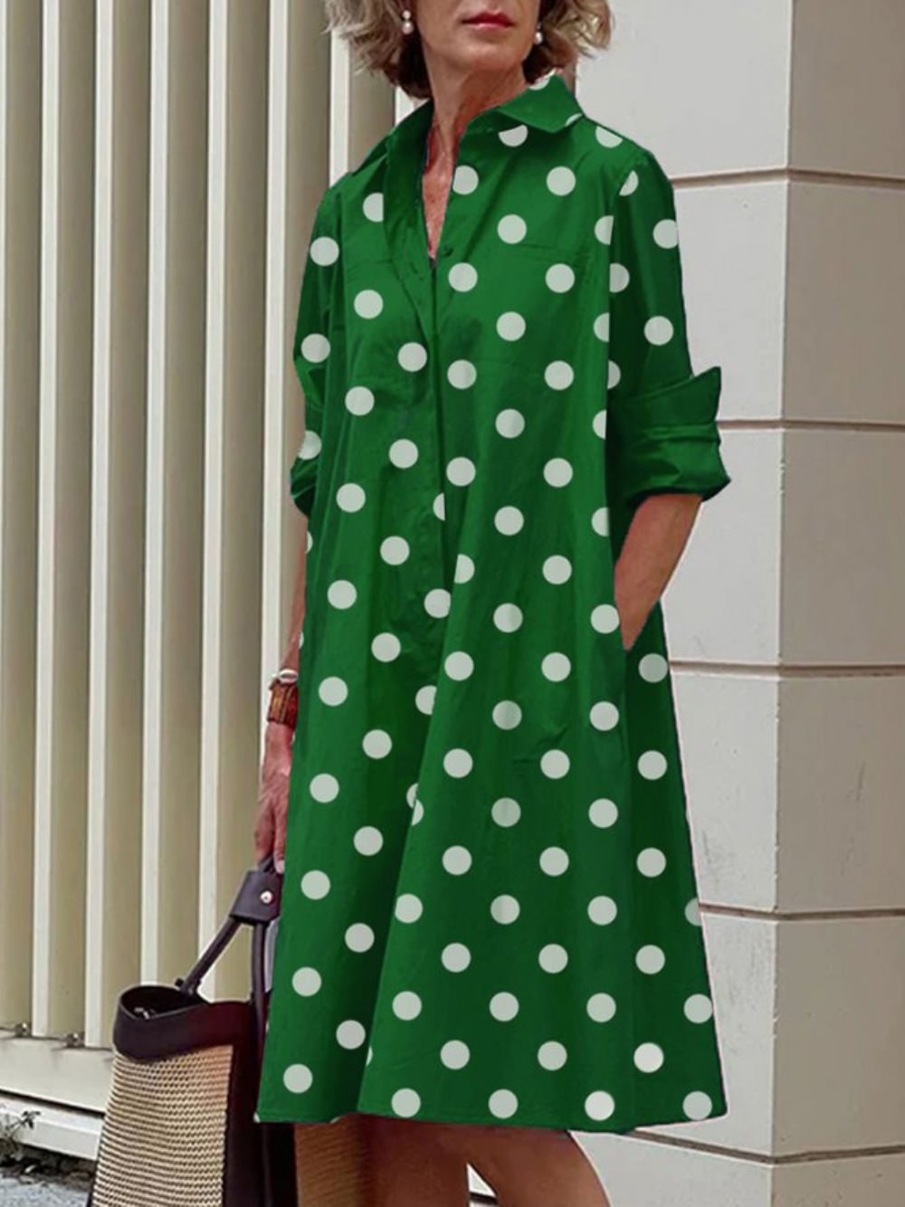 Langarmkleid Mit Polka Dots Normaler Passform Und Hemdkragen