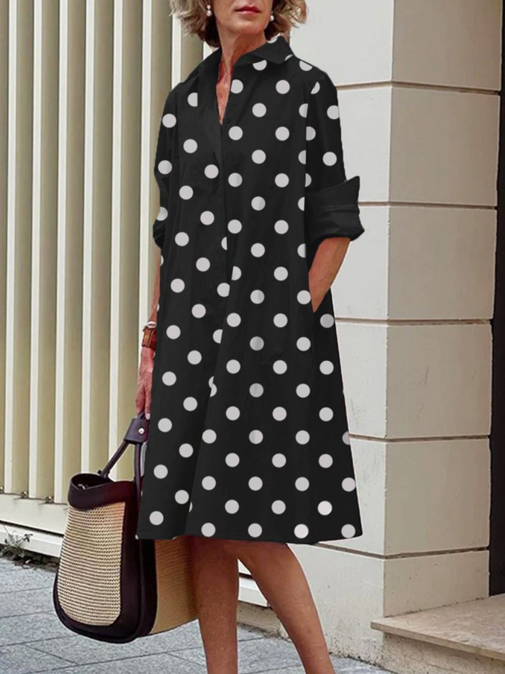 Langarmkleid Mit Polka Dots Normaler Passform Und Hemdkragen