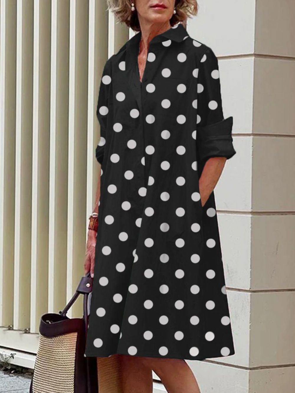 Langarmkleid Mit Polka Dots Normaler Passform Und Hemdkragen