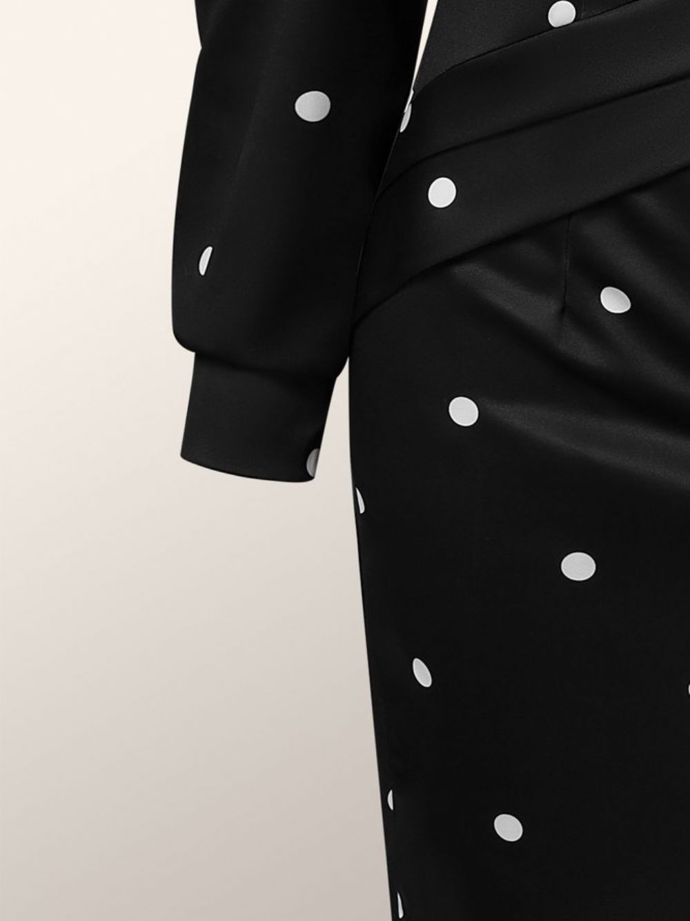 Urban Langarm Polka Dots Knielanges Kleid Mit Rundhalsausschnitt