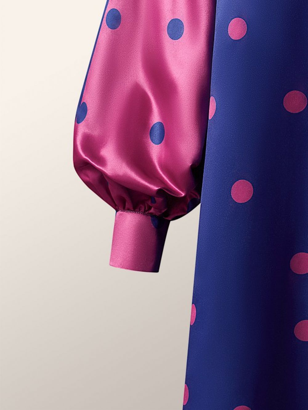 Urbanes Langärmliges Lockeres Minikleid Mit Polka Dots