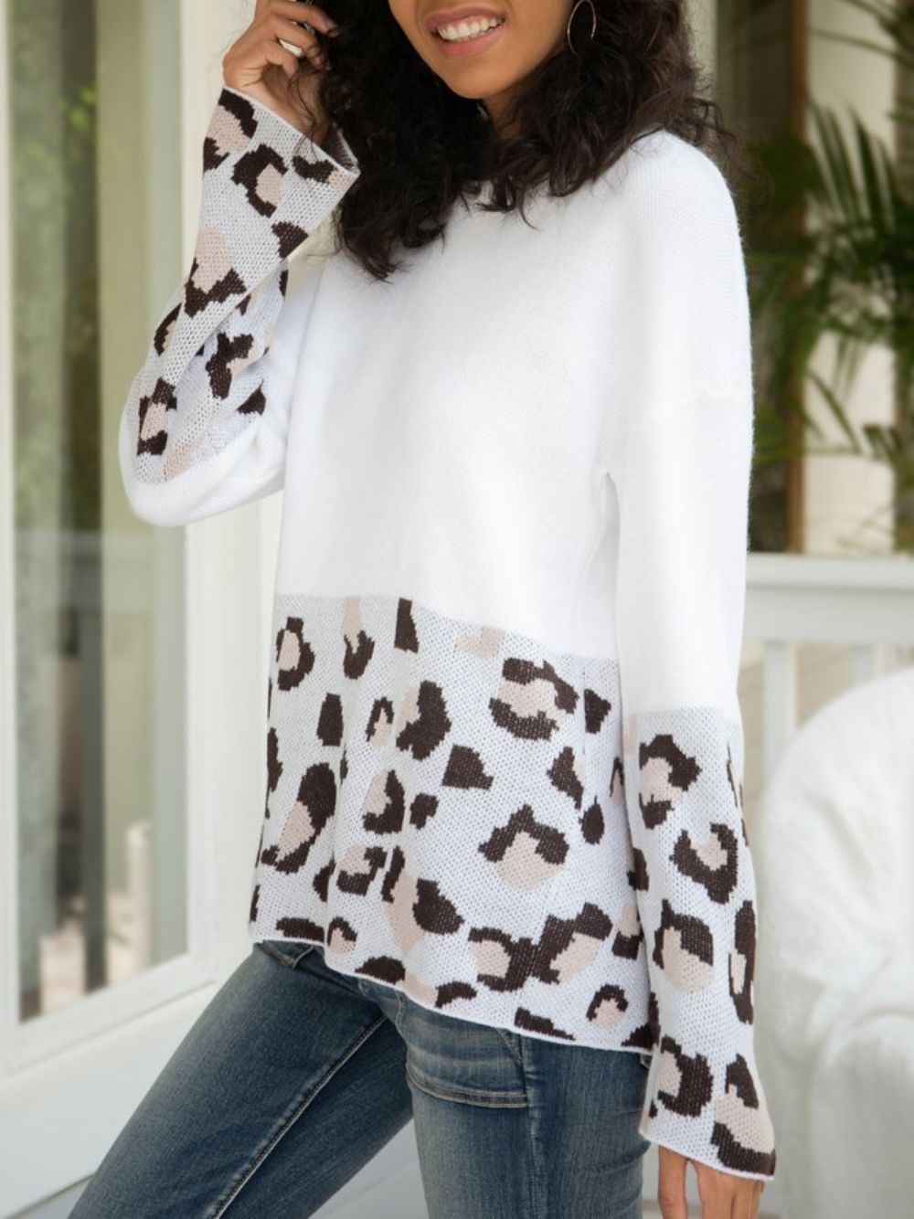 Weißer Langarm-Pullover Mit Leopardenmuster